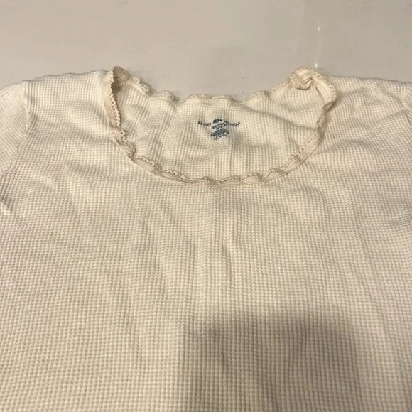 Brandy Melville White T-Shirt - Picture 2 of 3